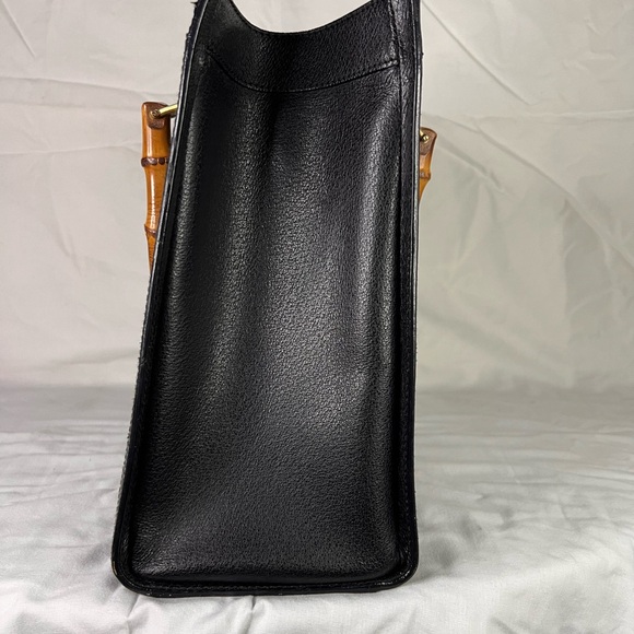 🌟 Authentic Vintage Gucci Diana Bag – Excellent Preowned Condition! 🌟 - Picture 4 of 15